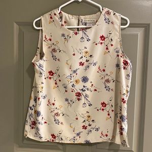 ❌LAST CHANCE❌ EUC floral top Large